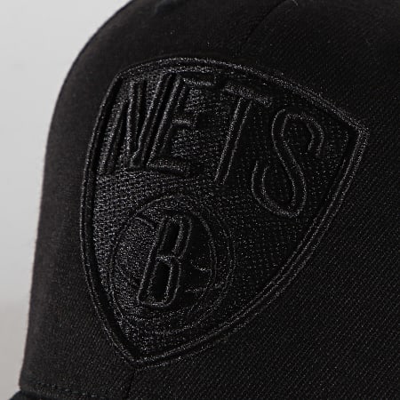 Mitchell and Ness - Casquette Snapback Blacklight 6HSSMM19476 Brooklyn Nets Noir