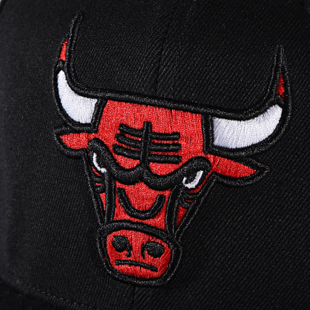 Mitchell and Ness - Casquette Snapback Downtime 6HSMM19508 Chicago Bulls Noir