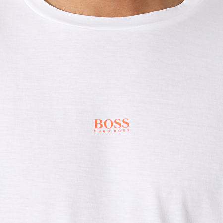 BOSS - Tee Shirt Tegrade 50453673 Blanc Orange Fluo Dégradé