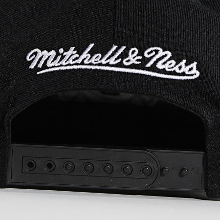 Mitchell and Ness - Casquette Snapback NBA Wool Solid Brooklyn Nets Noir