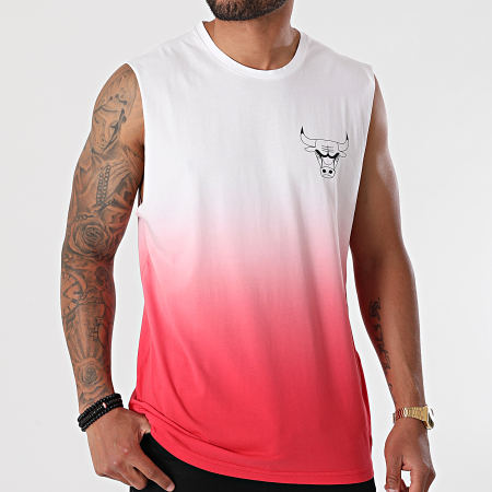 New Era - Tee Shirt Sans Manches NBA Dip Dye Chicago Bulls 12720135 Blanc Rouge Dégradé