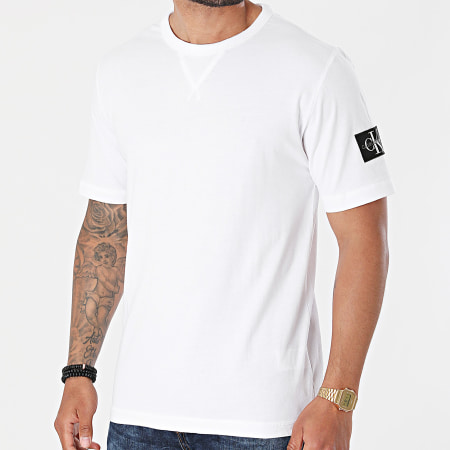 Calvin Klein - Maglietta con distintivo monogramma sulla manica 4051 Bianco