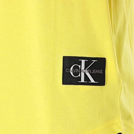 Calvin Klein - Tee Shirt Oversize Badge Turn Up 5319 Jaune