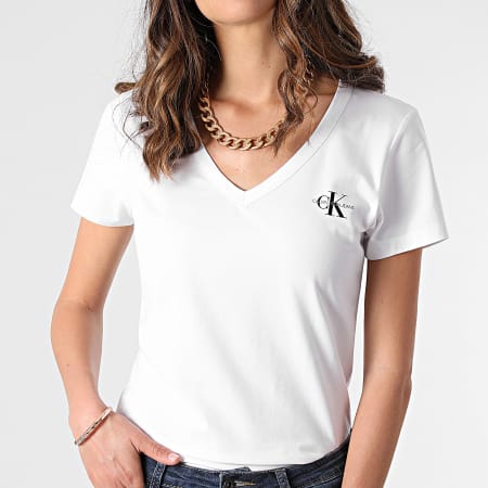 Calvin Klein - Tee Shirt Col V Femme Monogram Slim 7166 Blanc