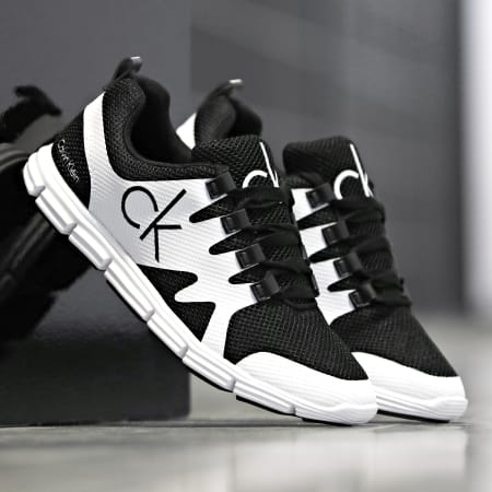 Calvin Klein - Baskets Runner Sneaker Lace Up 0086 Black Bright White