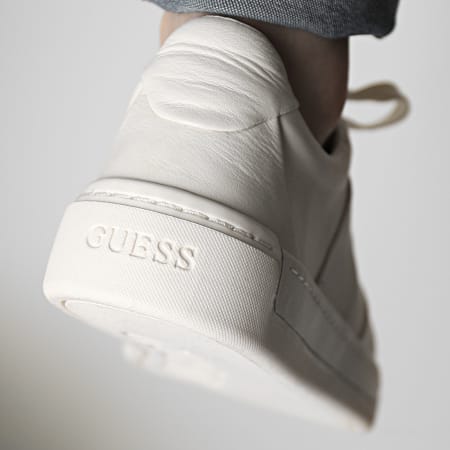 Guess - FM7STREAL12 Sneakers bianche