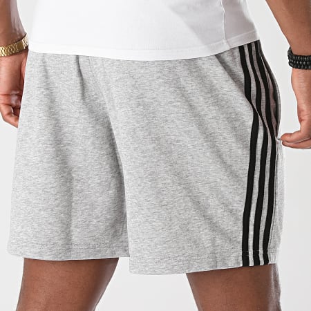 adidas - Short Jogging A Bandes 3 Stripes GK9599 Gris Chiné
