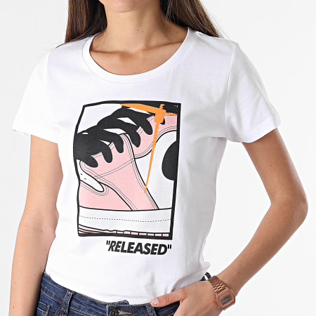 Luxury Lovers - Camiseta Mujer Liberado Blanco Rosa