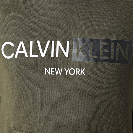 Calvin Klein - Sweat Capuche Contrast Graphic Logo 7168 Vert Kaki