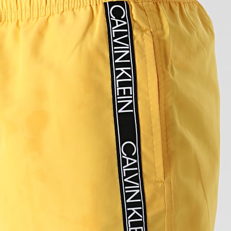 Calvin Klein - Short De Bain A Bandes Medium Drawstring 0558 Jaune