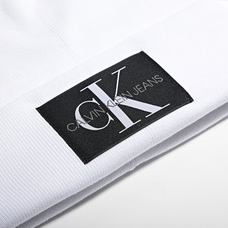 Calvin Klein - Bonnet Monogram 7052 Blanc