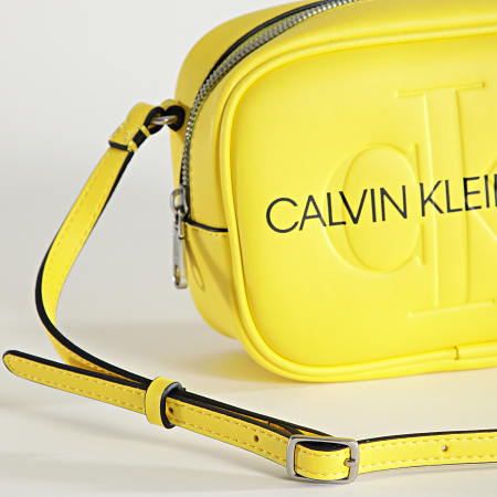 Calvin Klein - Sacoche Femme Camera Bag 7202 Jaune