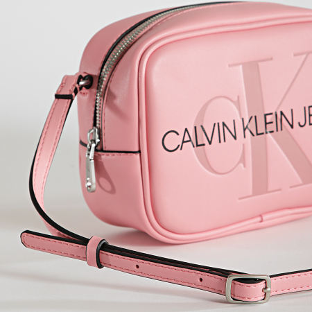 Calvin Klein - Sacoche Femme Camera Bag 7202 Rose