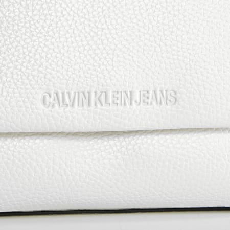 Calvin Klein - Sac A Main Femme Small Satchel 8267 Blanc