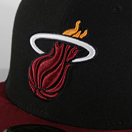 New Era - Casquette Fitted 59Fifty NBA Basic 10861622 Miami Heat Noir Rouge