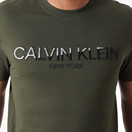 Calvin Klein - Tee Shirt Multi Embroidery 7247 Vert Kaki