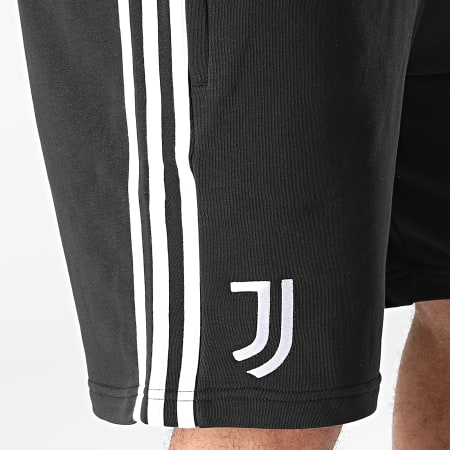 Adidas Performance - Pantalón Corto Jogging Juventus Rayas GR2918 Negro
