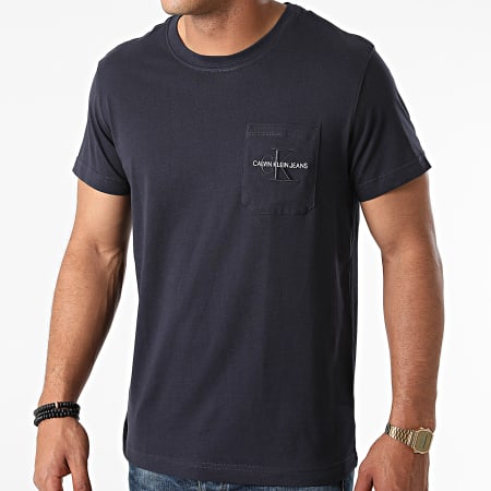 Calvin Klein - Maglietta con ricamo monogramma e tasca 9098 blu navy