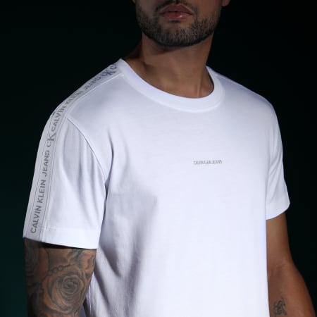 Calvin Klein - Tee Shirt A Bandes Logo Jacquard Shoulder 8456 Blanc