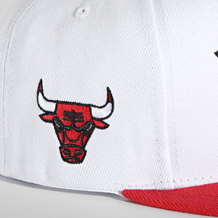 Mitchell and Ness - Casquette Snapback Heritage Script Chicago Bulls Blanc