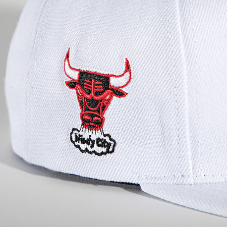 Mitchell and Ness - Casquette Snapback Heritage Script Chicago Bulls Blanc