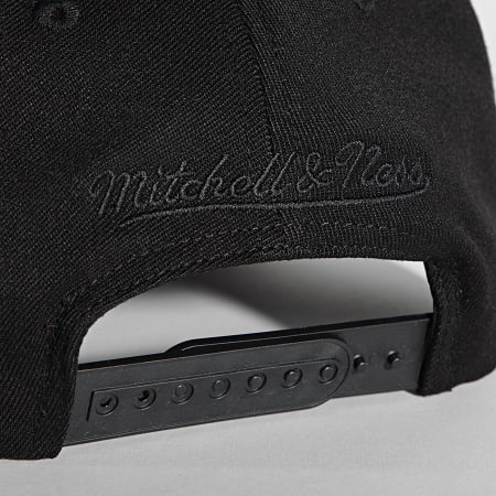 Mitchell and Ness - Casquette NBA Blackout Arch Miami Heat Noir