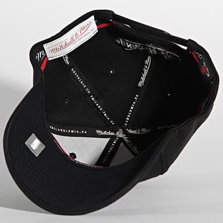 Mitchell and Ness - Casquette NBA Blackout Arch Miami Heat Noir