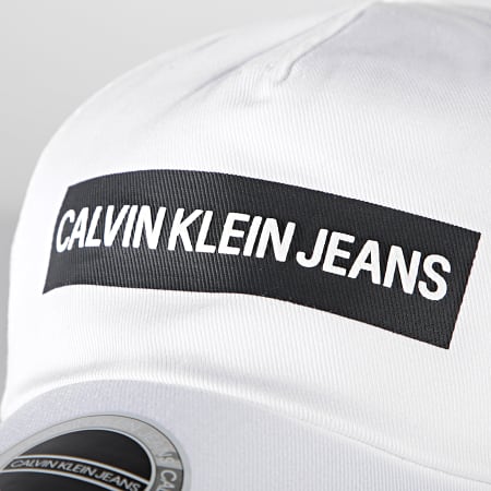 Calvin Klein - Casquette Institutional Cap 7050 Blanc