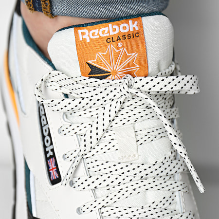 Reebok - Baskets Classic Leather GY2619 Chalk Core Black Semi Solar Gold