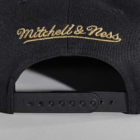 Mitchell and Ness - Casquette Snapback Chicago Bulls 6HSSMM19489 Noir Doré