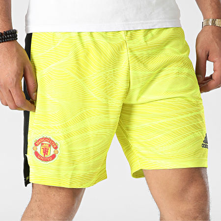 Adidas Performance - Pantalón corto deportivo de rayas Manchester United GM4626 amarillo negro