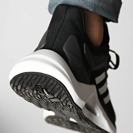 Adidas Sportswear - Baskets Alphatorsion 2 GZ8738 Core Black Cloud White Carbon