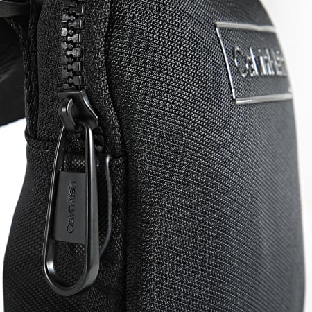 Calvin Klein - Sacoche Code Flatpack 7320 Noir