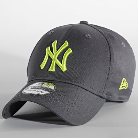 New Era - Casquette Fitted 39Thirty League Essential 60141661 New York Yankees Gris Anthracite