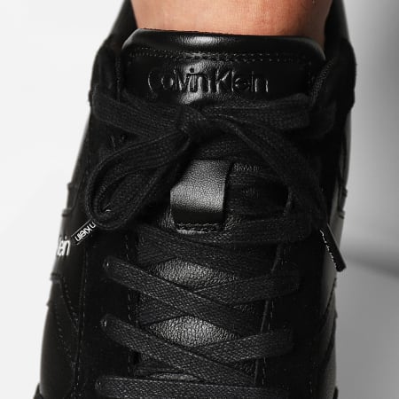 Calvin Klein - Baskets Low Top Lace Up 0289 Triple Black