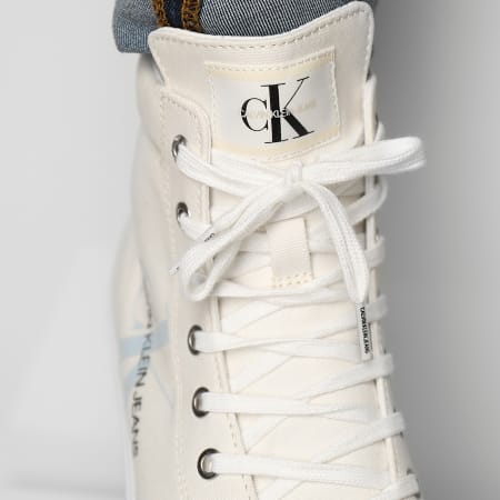 Calvin Klein - Baskets Vulcanized Mid Lace Up 0275 Triple White