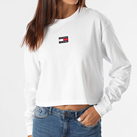 Tommy Jeans - Tee Shirt Manches Longues Femme Crop Tommy Badge 1013 Blanc