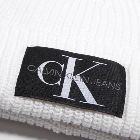 Calvin Klein - Bonnet 6242 Ecru
