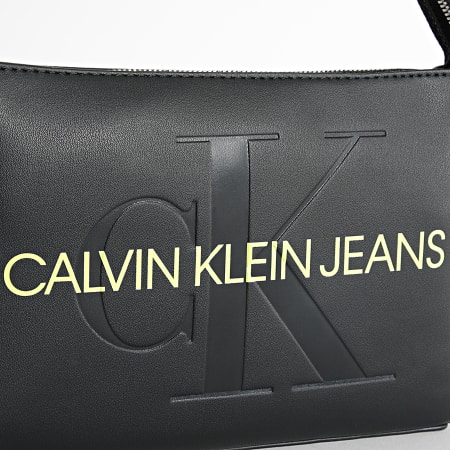 Calvin Klein - Sac A Main Femme Sculpted Shoulder 8689 Noir