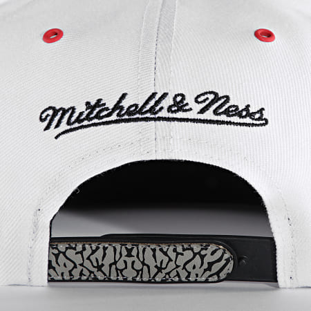 Mitchell and Ness - Casquette Snapback Day 3 Snapback Chicago Bulls Blanc