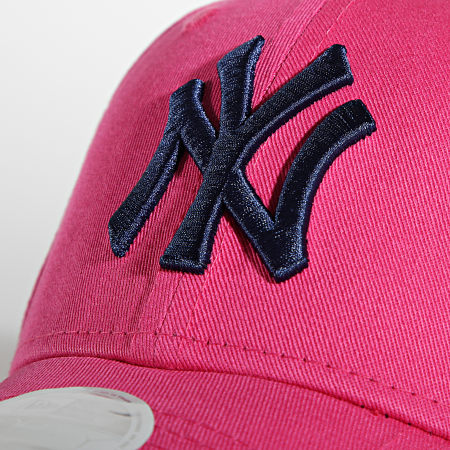 New Era - Casquette Femme 9Forty League Essential New York Yankees Rose