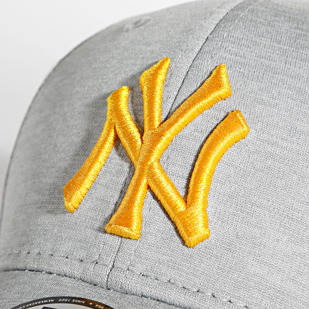 New Era - Casquette 9Forty Shadow Tech New York Yankees Gris Chiné
