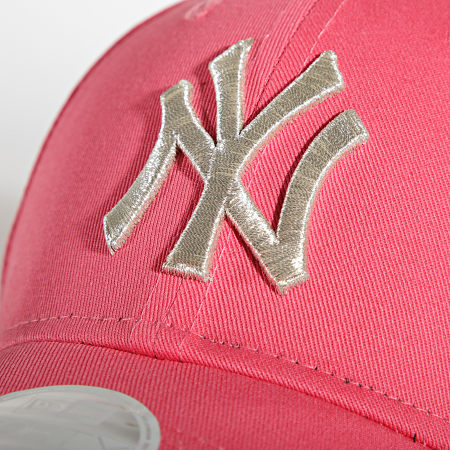 New Era - Casquette Femme 9Forty Metallic New York Yankees Rose
