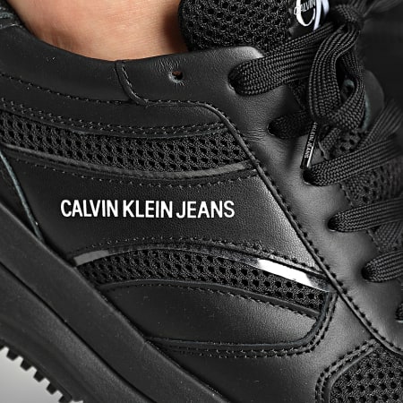 Calvin Klein - Baskets Runner Lace Up Sneaker 0198 Triple Black