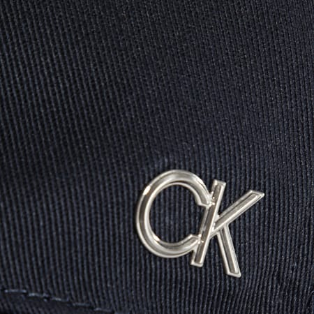 Calvin Klein - Casquette CK Spiked Metal 7527 Bleu Marine