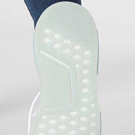Adidas Originals - Baskets Femme NMD R1 GW6066 Cloud White Sky Tint Signal Cyan