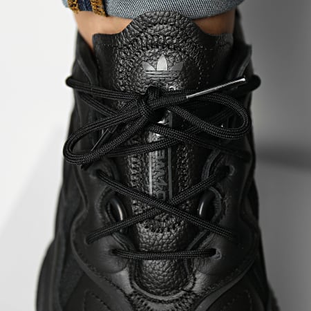 Adidas Originals - Baskets Ozweego GW8016 Core Black Dark Solid Grey