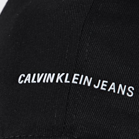 Calvin Klein - Casquette Institutional Micro 7561 Noir