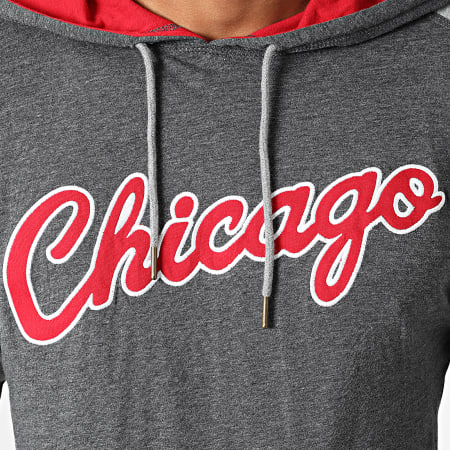 Mitchell and Ness - Tee Shirt Manches Longues Capuche Chicago Bulls In The Zone Gris Anthracite