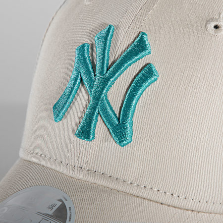 New Era - Casquette Femme 9Forty League Essential New York Yankees Beige